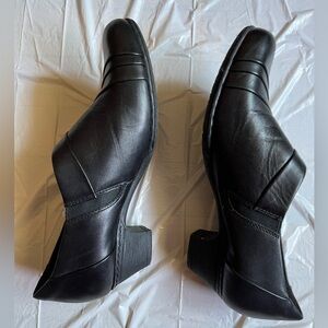Rockport Cobb Hill Collection, Black, Size 7 1/2, heel 1 1/2, great condition.